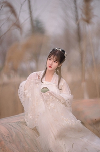 周瑩回鄉(xiāng)下被爸爸抱回老家,鄉(xiāng)愁游戲引共鳴，重溫家鄉(xiāng)美好時(shí)光-3